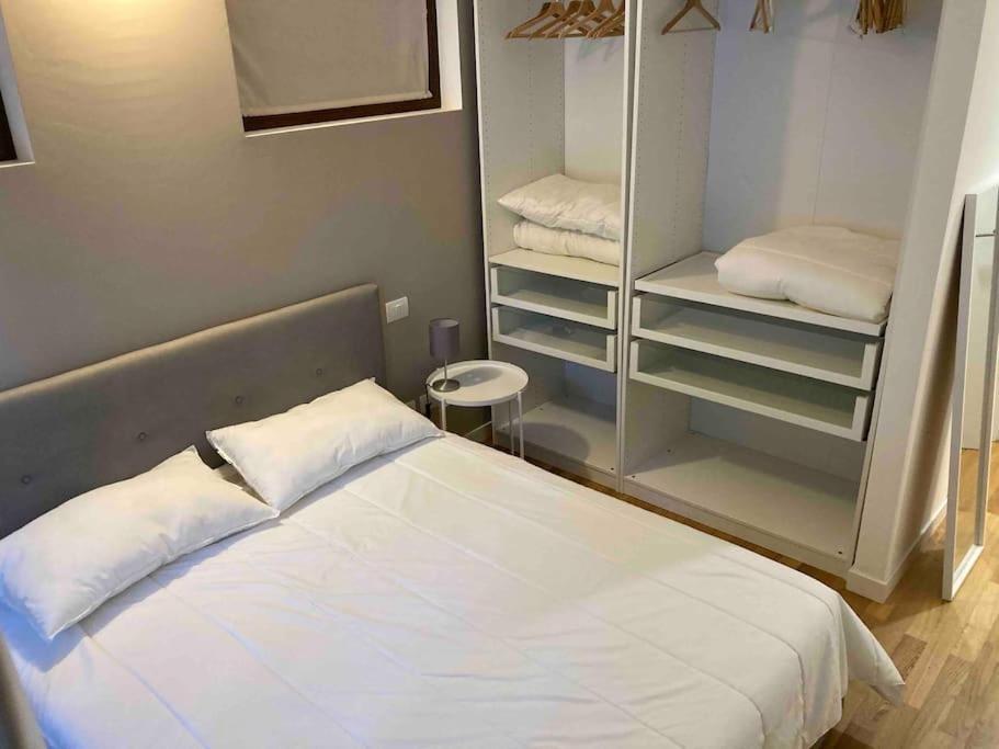 Bilocale Zona Bocconi-Navigli Villa Milan Luaran gambar