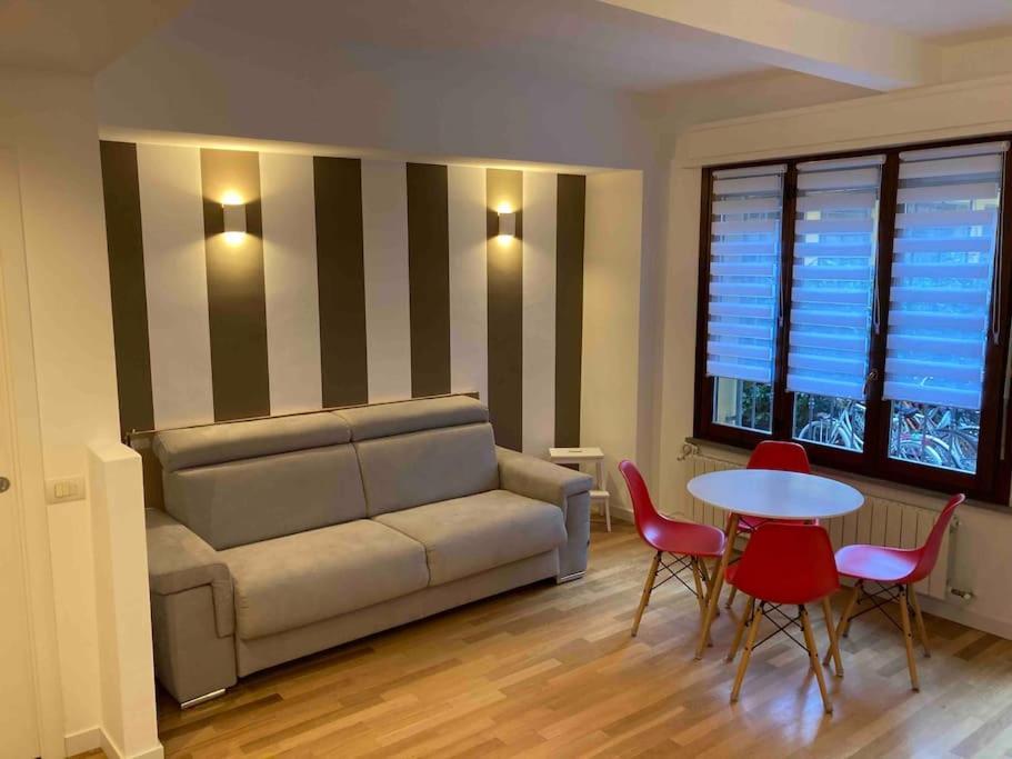 Bilocale Zona Bocconi-Navigli Villa Milan Luaran gambar